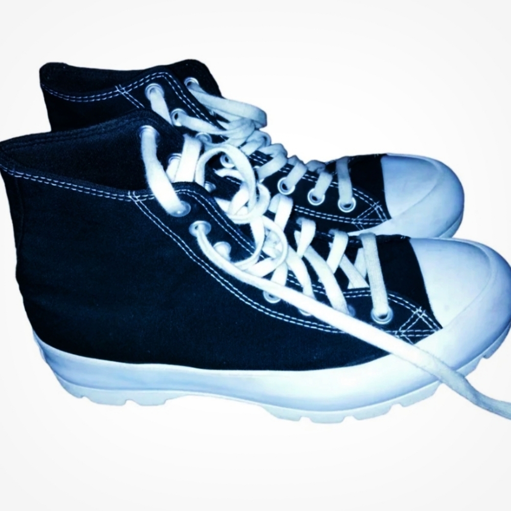 Women's Converse Chuck Taylors Hi Platform-size 9 - Picture 3 of 5